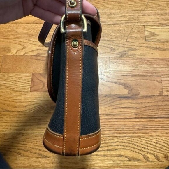 Vintage Dooney & Bourke Crossbody Bag - Picture 9 of 16